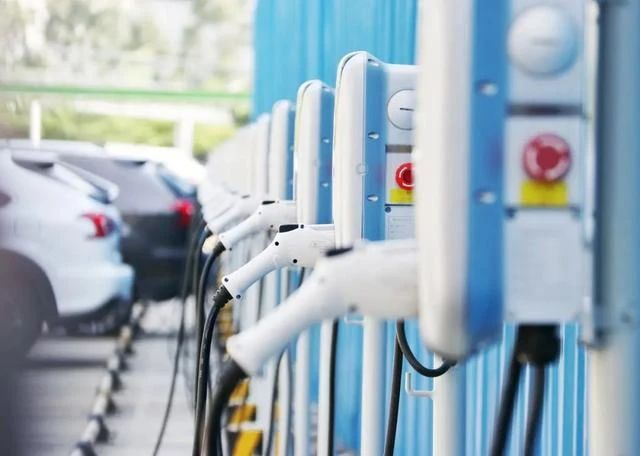 <b>布局充電樁散熱風(fēng)扇多年，三巨電機(jī)助力新能源汽車(chē)充電樁建設(shè)</b>